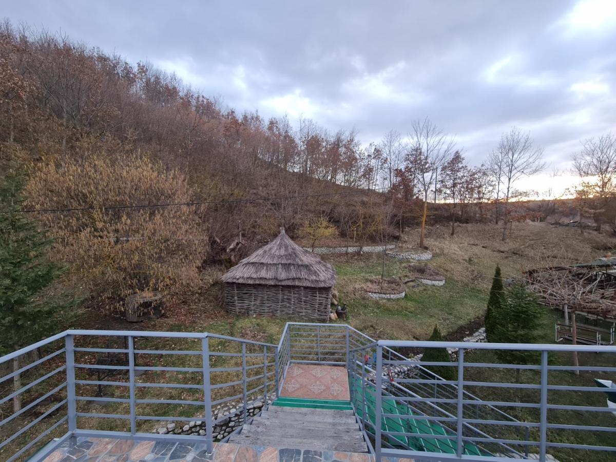 Sofra Kolonjare Agroturizem Hotel Erseke Bagian luar foto