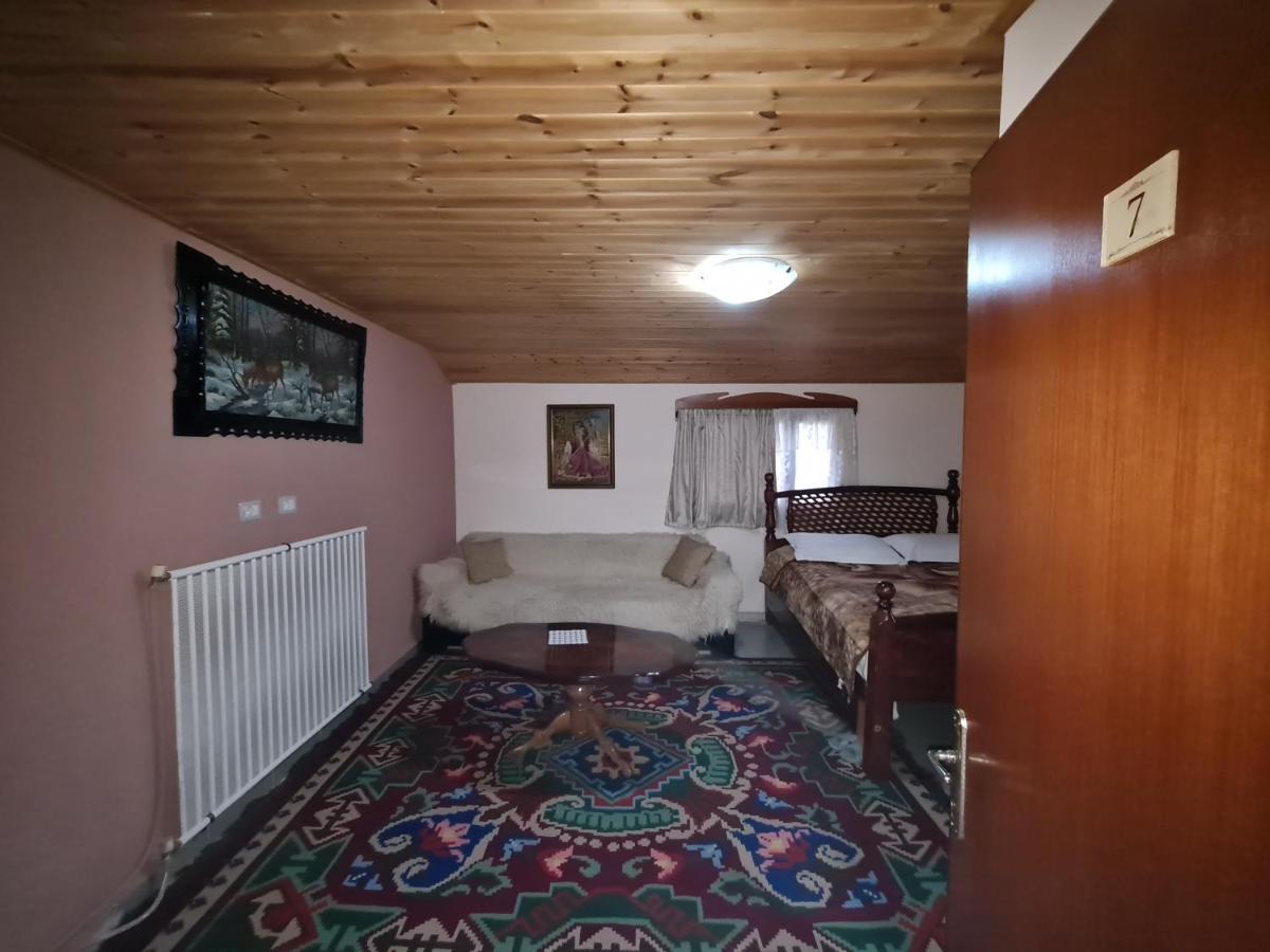 Sofra Kolonjare Agroturizem Hotel Erseke Bagian luar foto