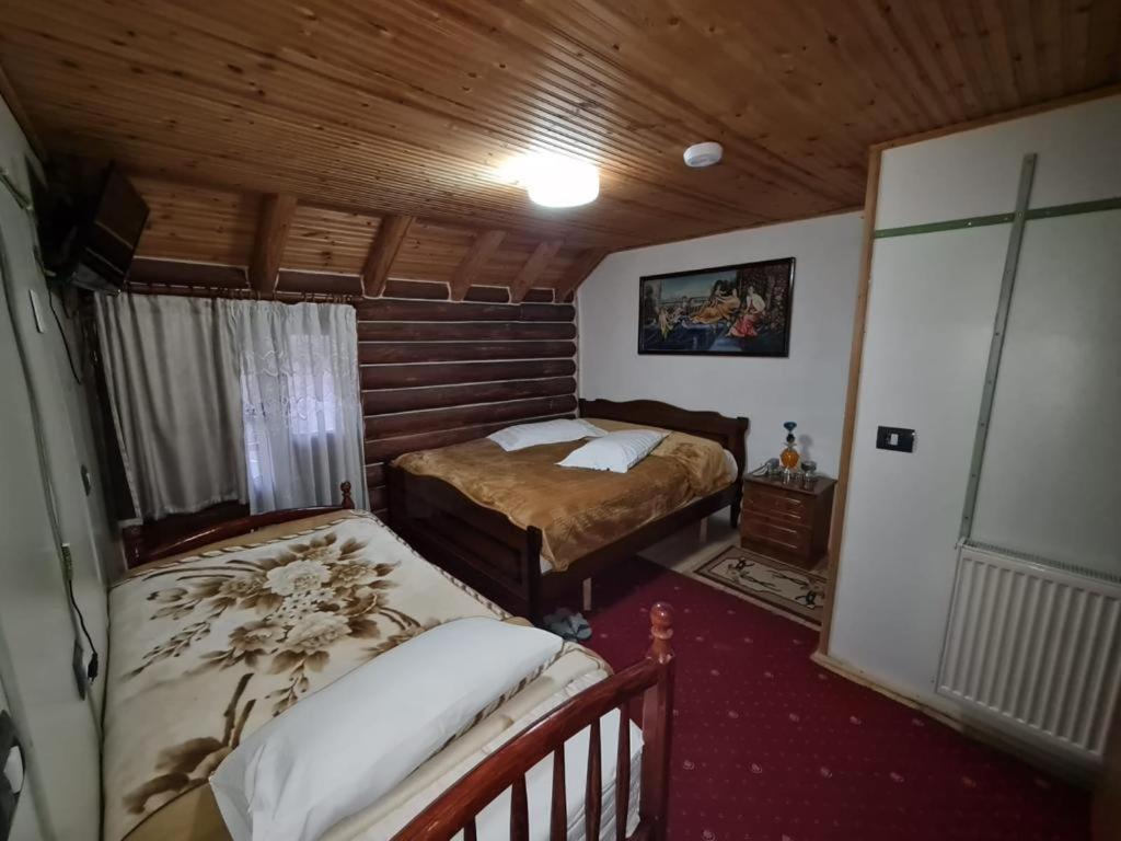 Sofra Kolonjare Agroturizem Hotel Erseke Bagian luar foto