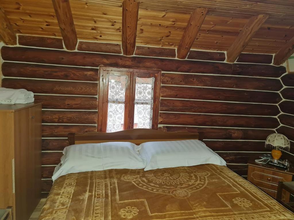 Sofra Kolonjare Agroturizem Hotel Erseke Bagian luar foto