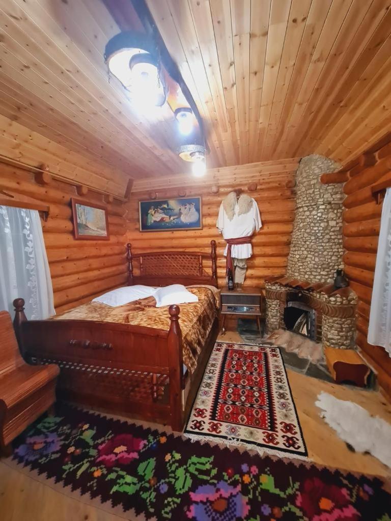 Sofra Kolonjare Agroturizem Hotel Erseke Bagian luar foto